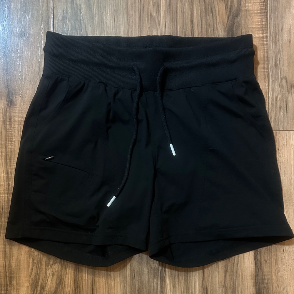 Zyia Active black canyon short size M